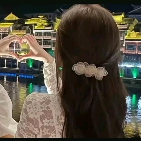 念念૮ ・ﻌ・ა