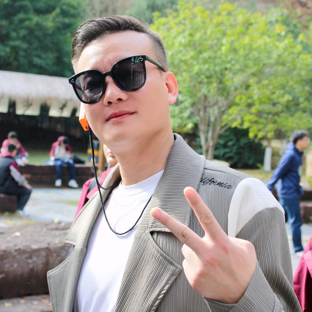 化鲲为鸟🦅其名为鹏。