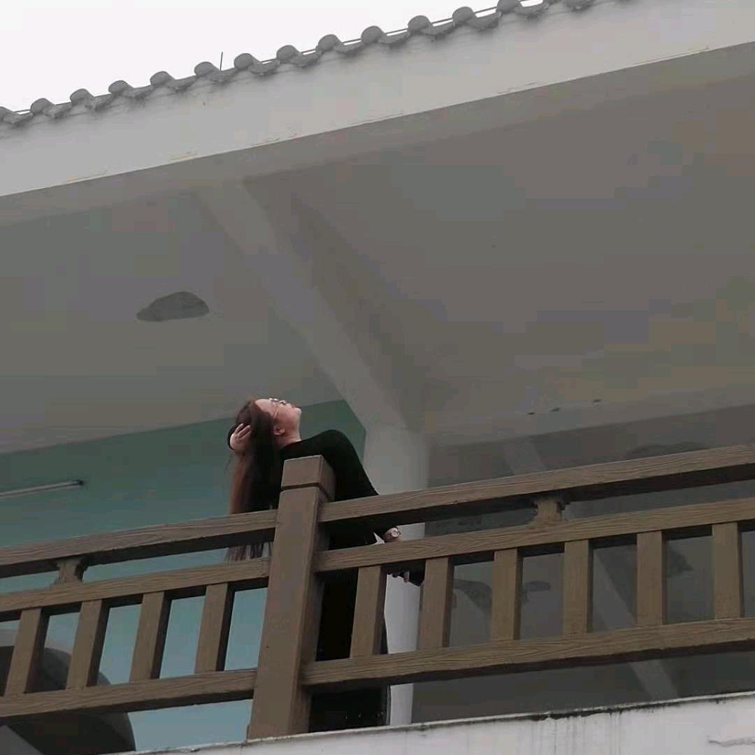 做光伏的小姐姐（招聘光伏业务员）