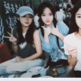 嫣然家老六😘😘😘😘🍊🍊🍊?