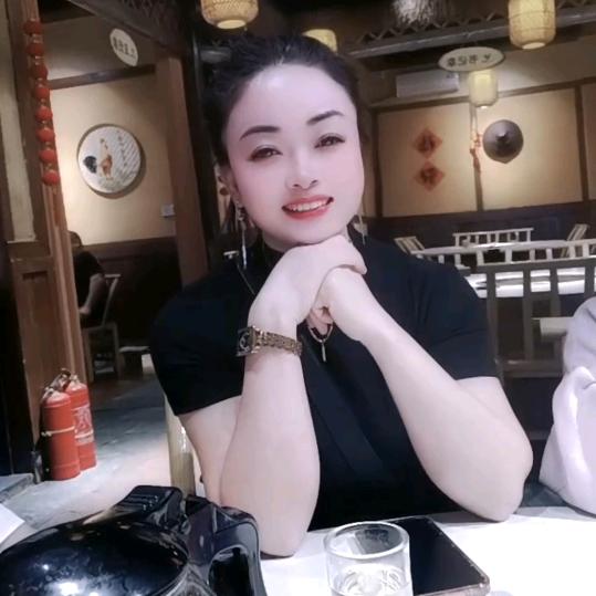 @🎶幺妹乐队慧玲姐姐🎷