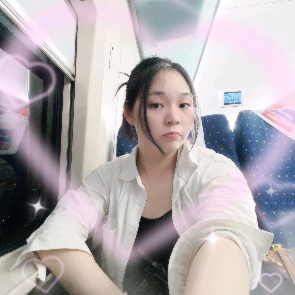 欢欢(•‾̑⌣‾̑•)✧˖