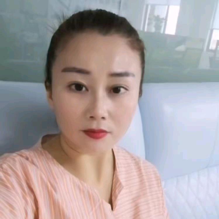 龙山妹子在深圳打拼