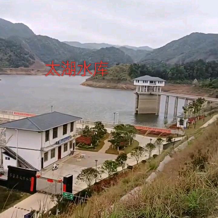 学海无涯苦作舟