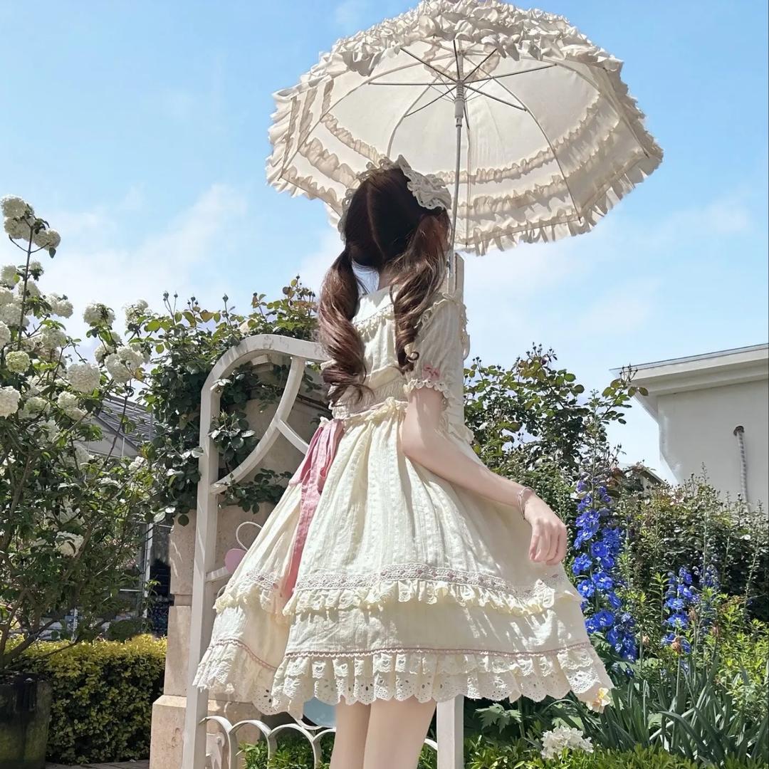 骑着老奶奶闯红灯