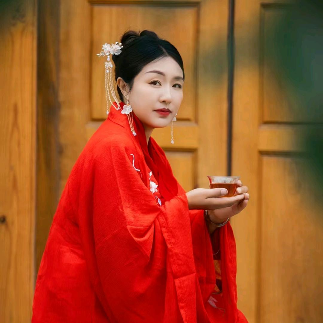普洱茶姐：