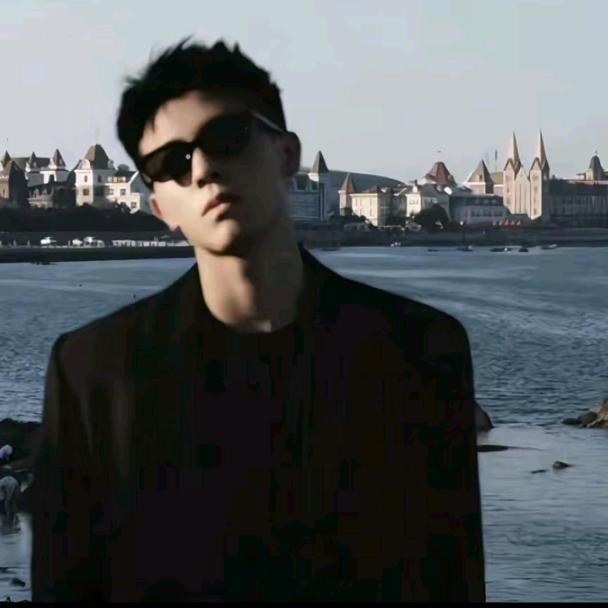 人生如梦，难得一碰，南總