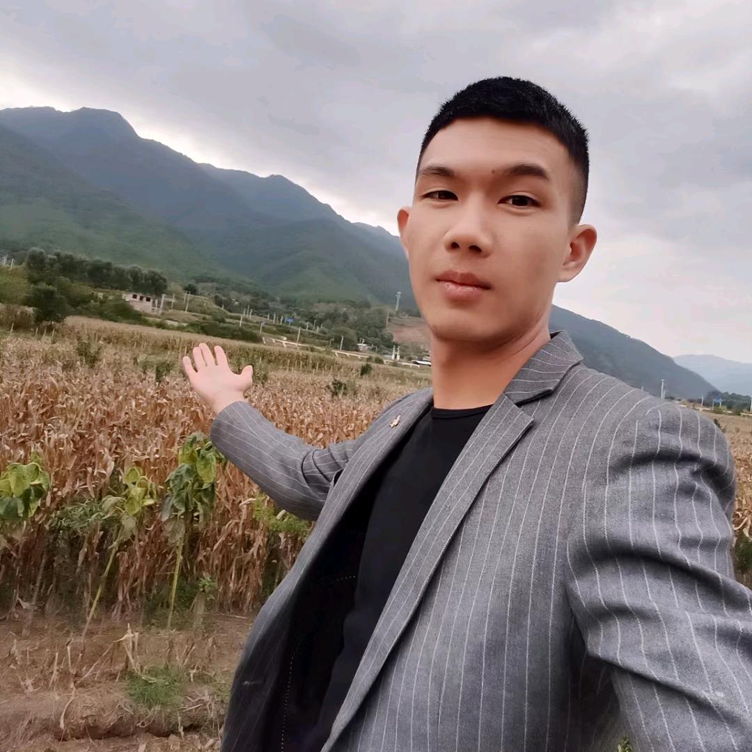 香格里拉仿石漆施工团队《小朱》