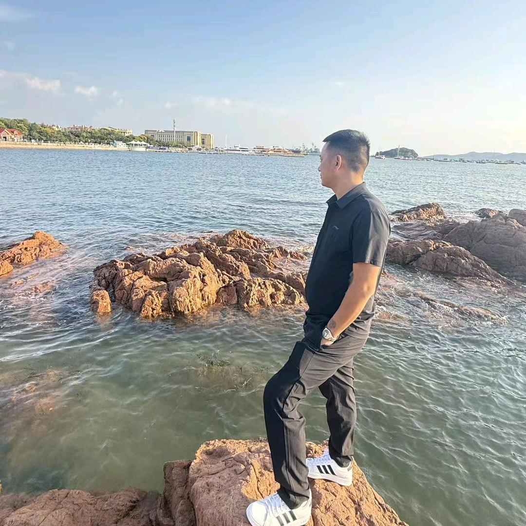 昭平湖畔的峰峰