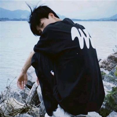 瑞丽房产黄健