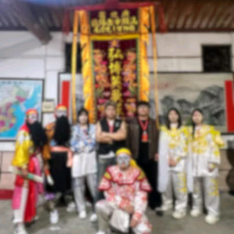 弘博英歌队（领队）