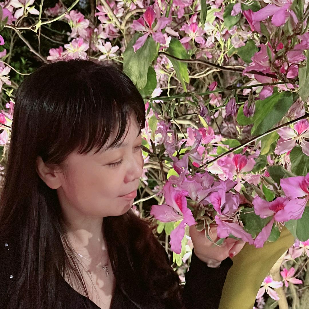 小酒窝长睫毛