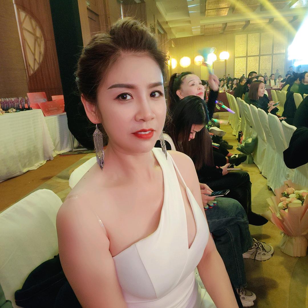 臻房传媒【蓉姐】