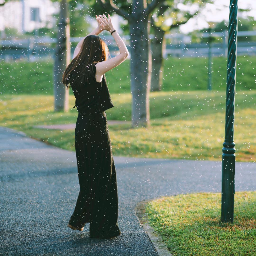 阿妤在拍照（义乌）