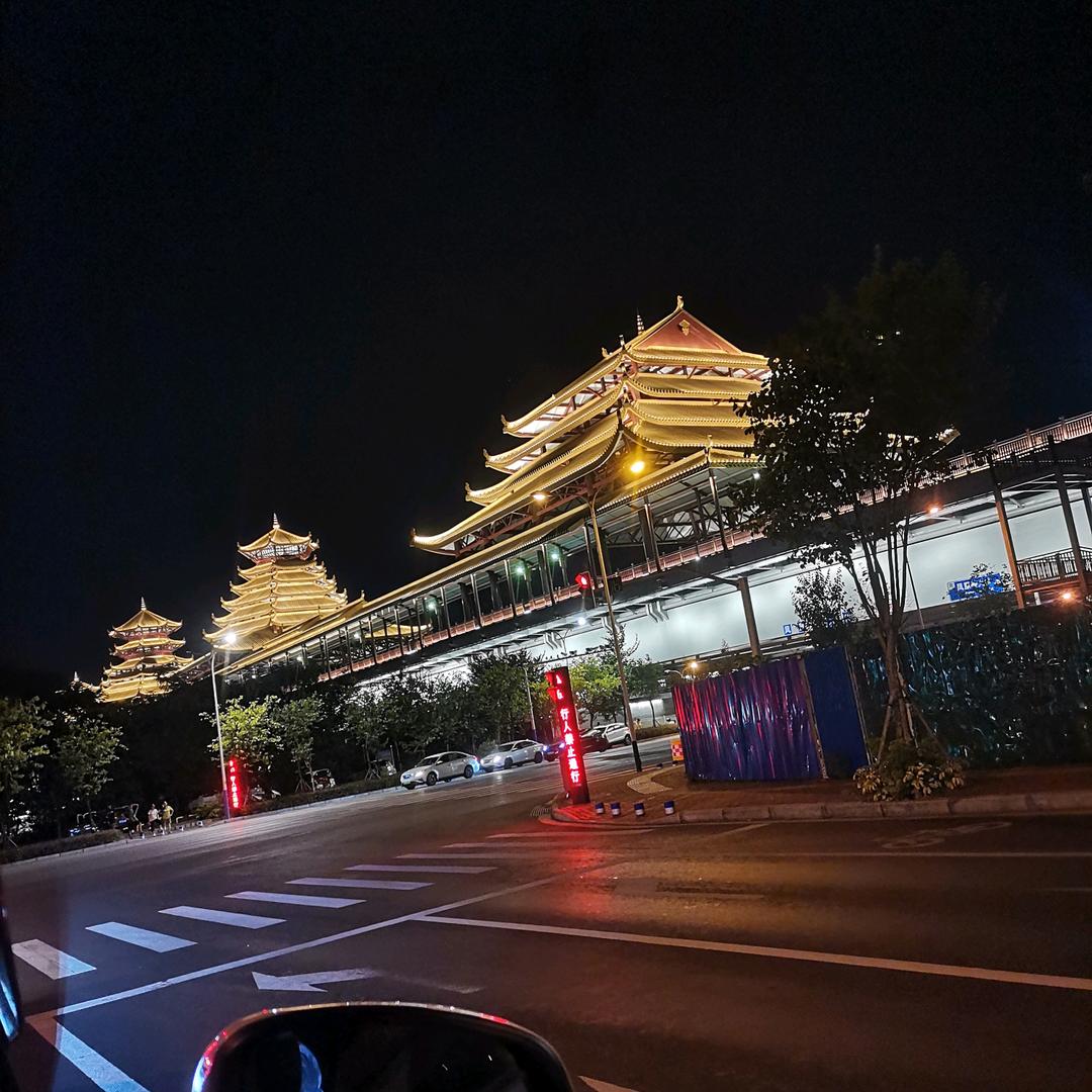 三月