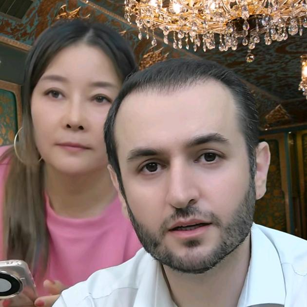 哈利德夫妇