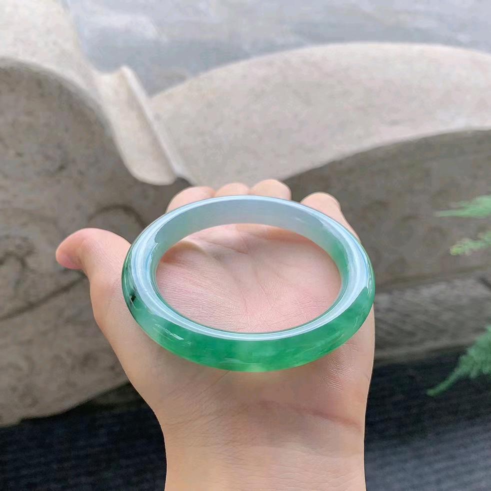 月沧海翡翠工厂店