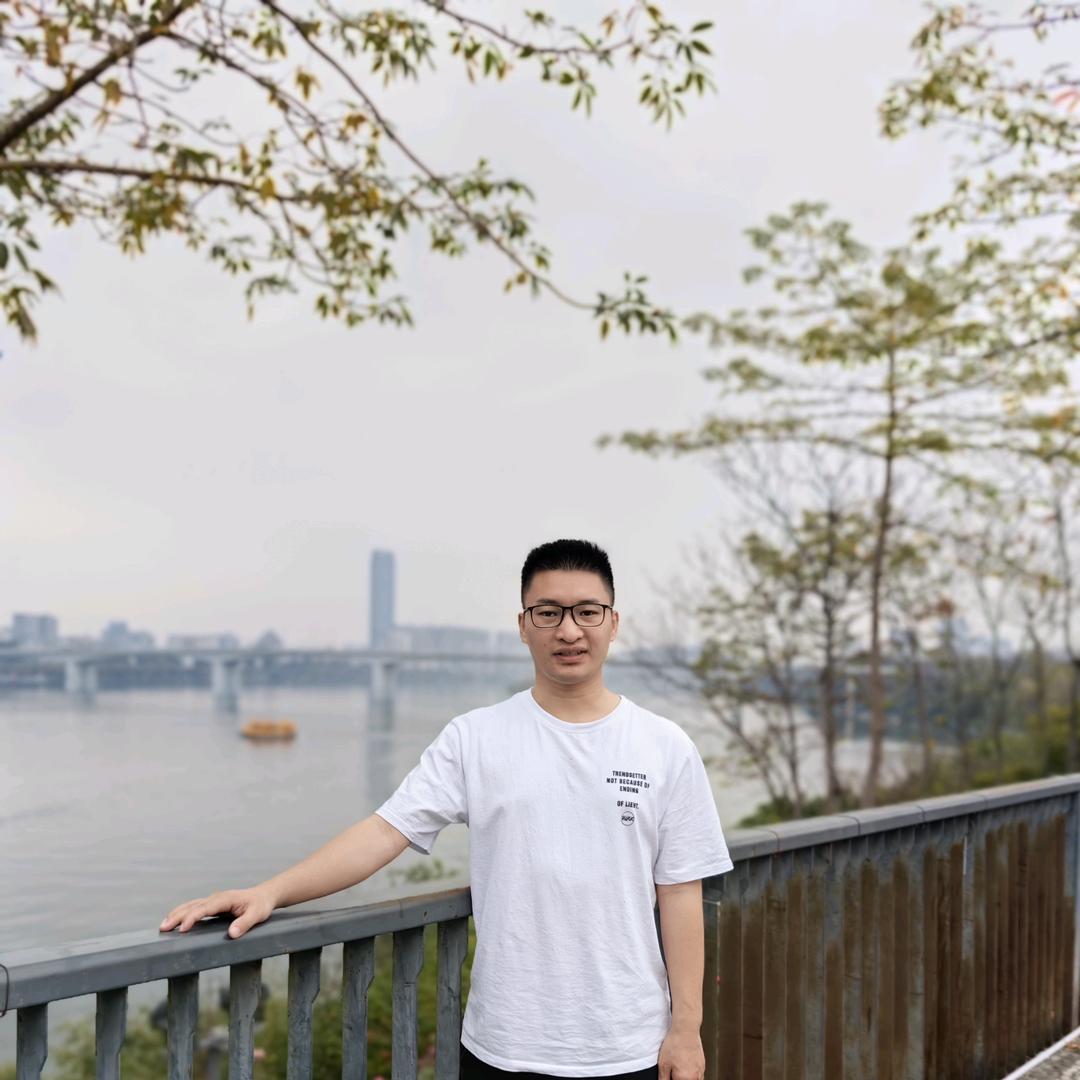 碎玻璃上的月光