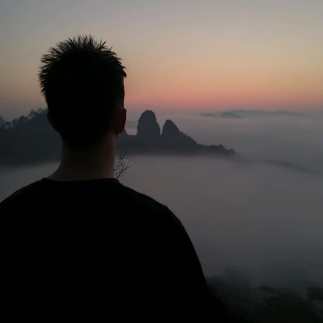 后排靠窗🤘🏻🇨🇳      ✨