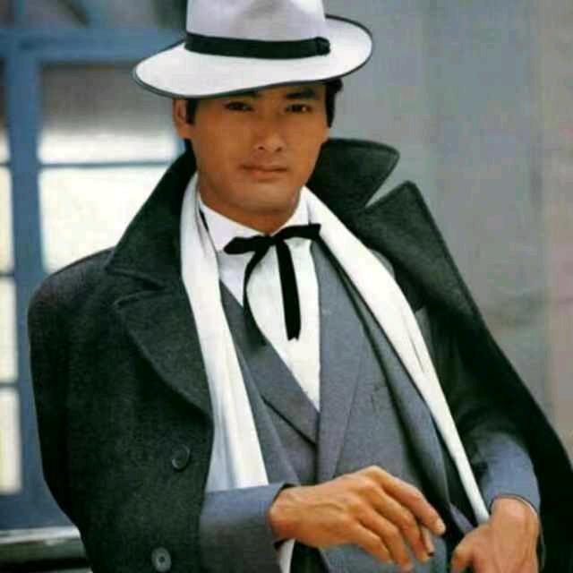 玉兔望月看嫦娥