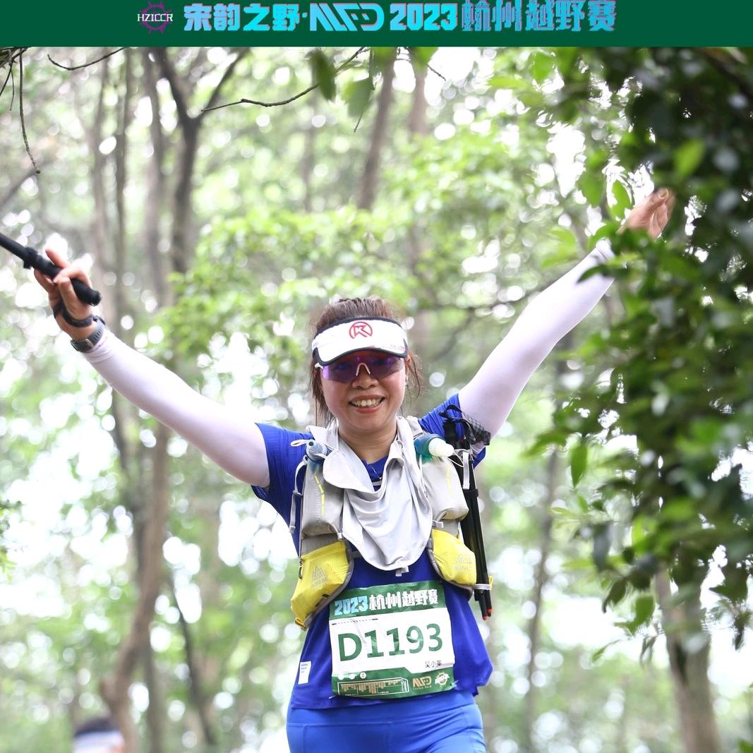 爱跑步的小英姐姐