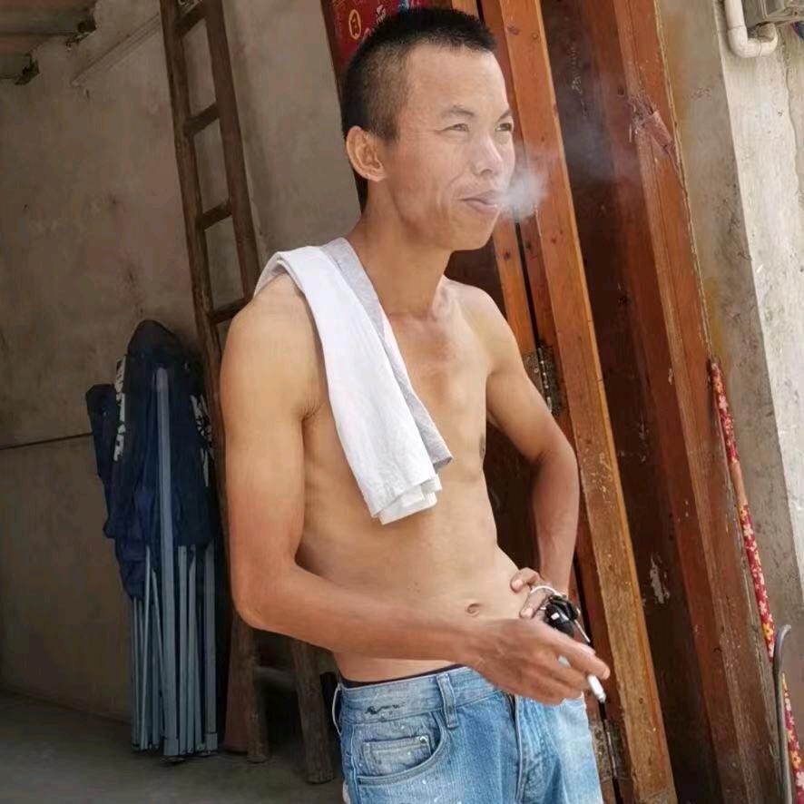 小梁哥