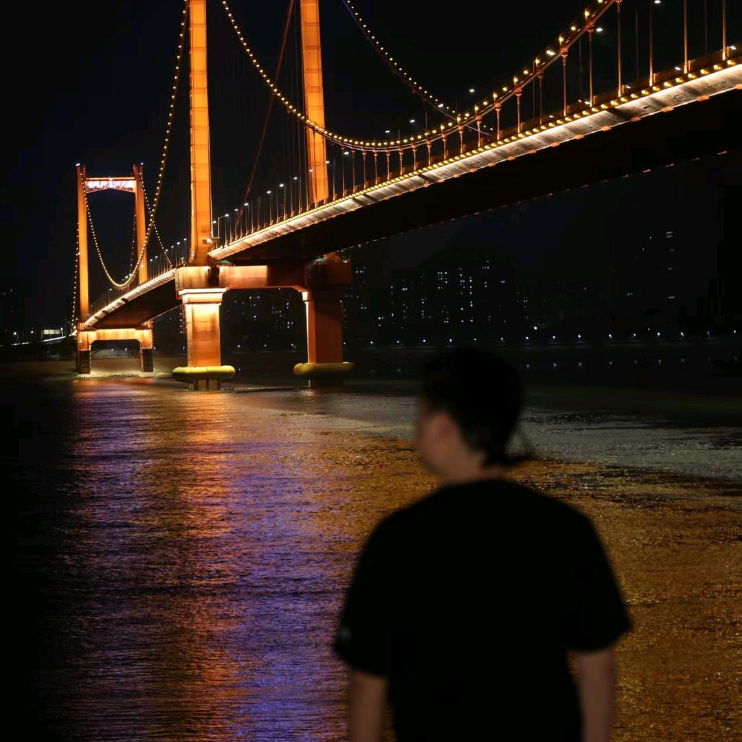 灰色轨迹