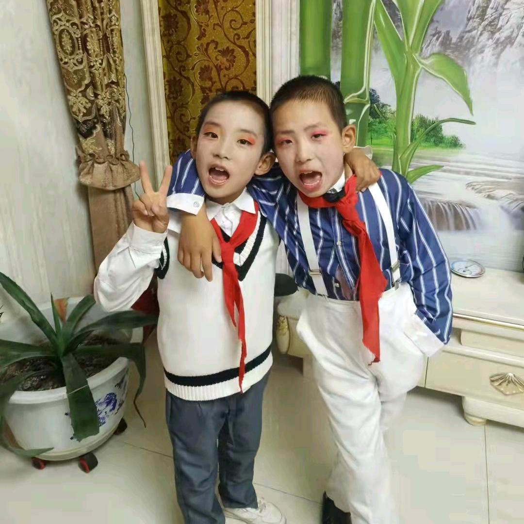 ᕙʕ✿✪ᴥ✪ʔᕗ李拜天🦋