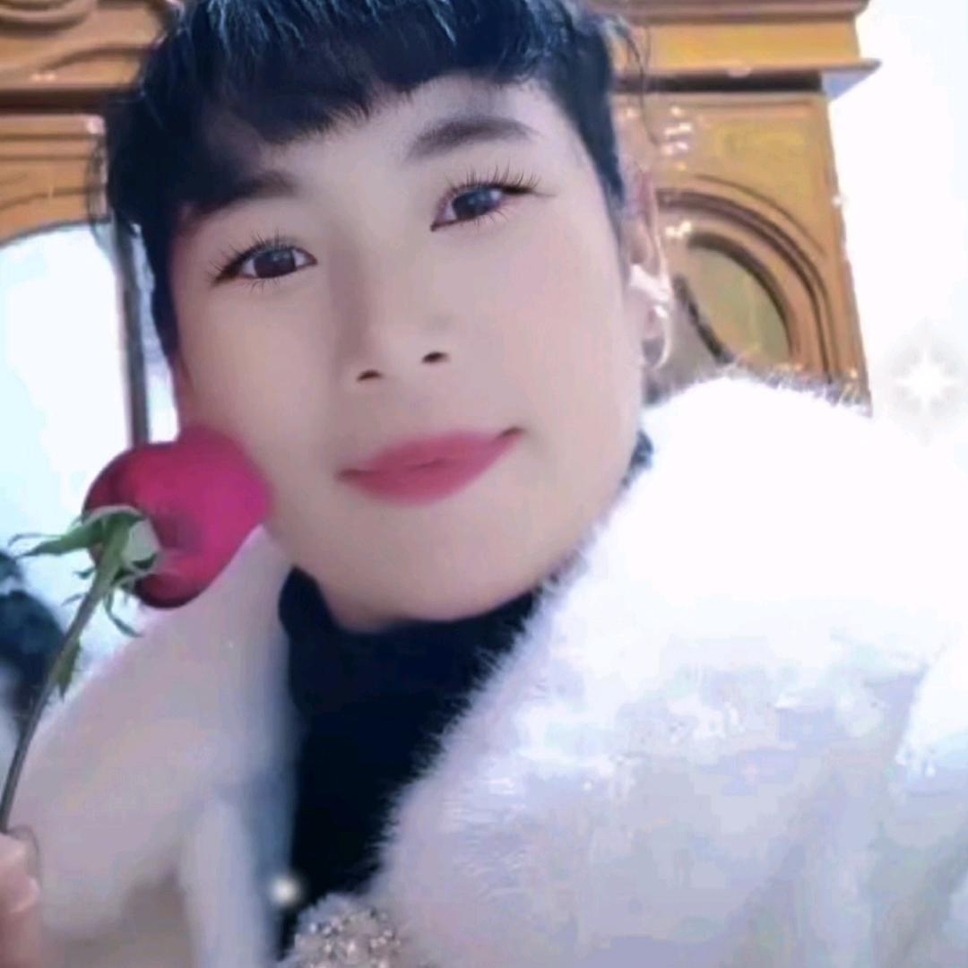 活得开心，笑得灿烂