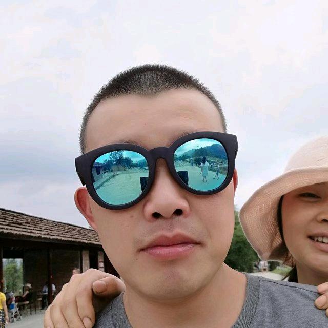罗飞卖纸