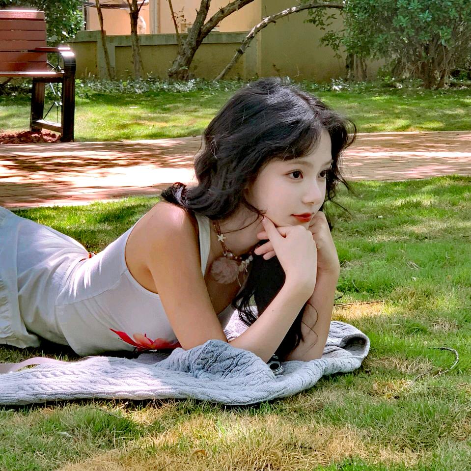 小荷才露尖尖焦