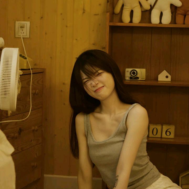 于是