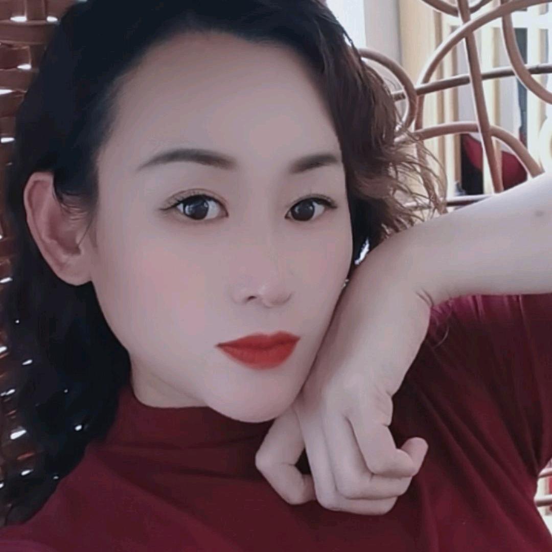 🌈梅须逊雪三分白，雪却输梅一段香。