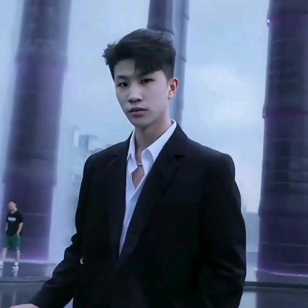 三^•͈༝•^ฅ哥