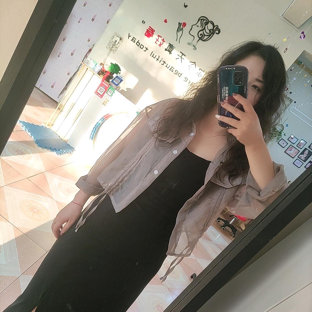 女主角😉😉