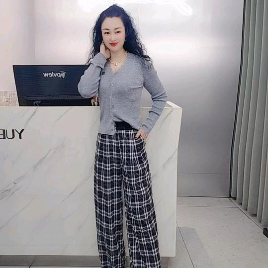 红红~抖妈咪<约布女装>