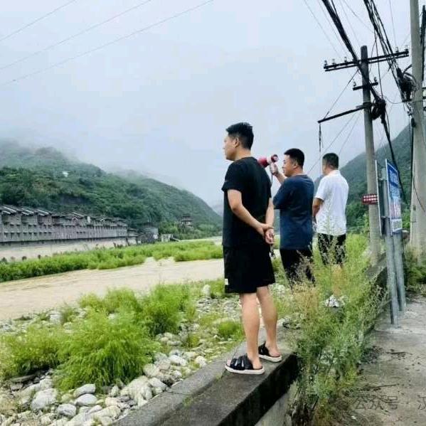嘟嘟大爷们