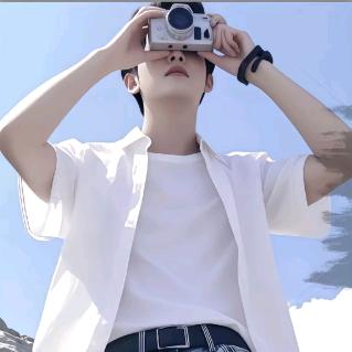 ✧٩(倔强%男孩*)و✧