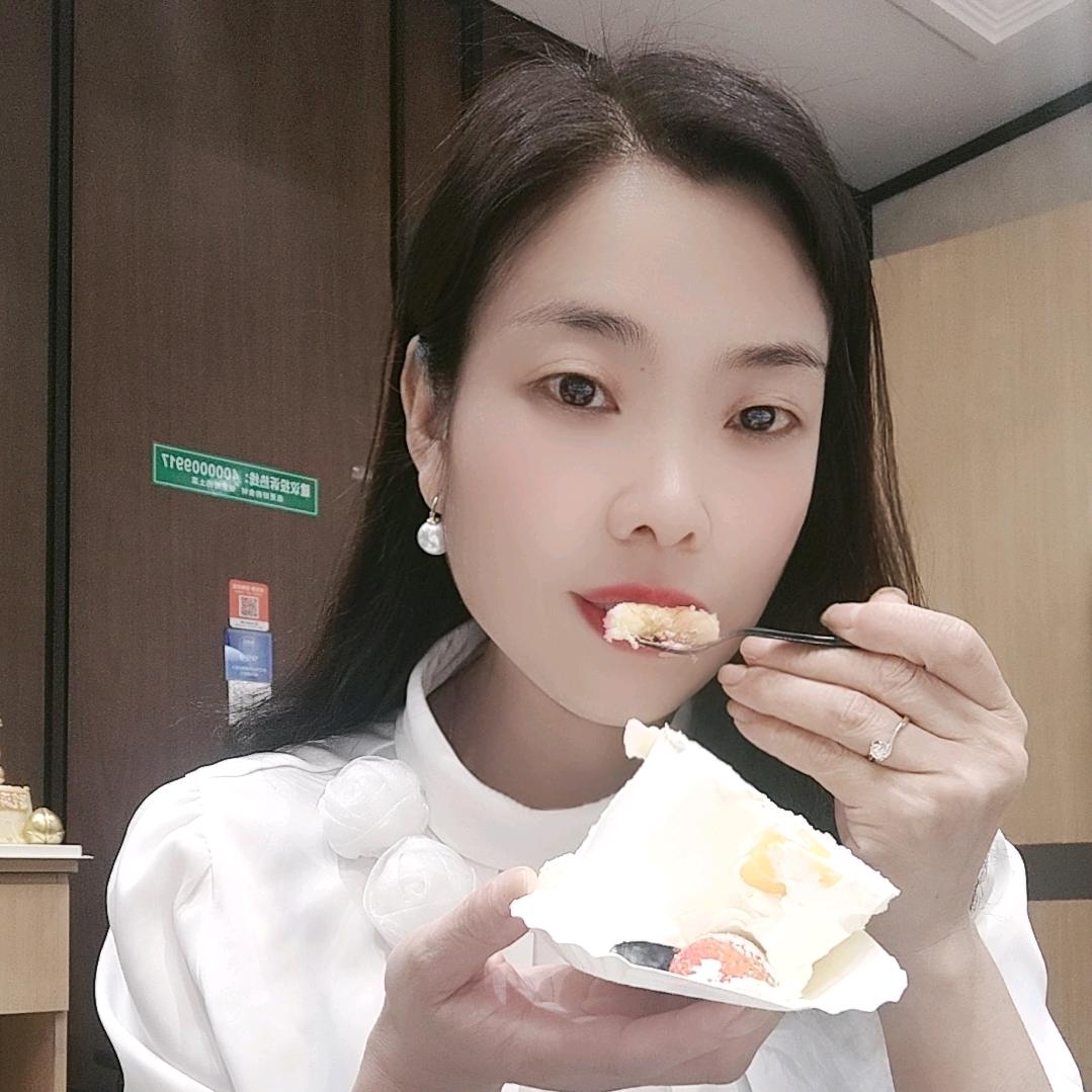 英子