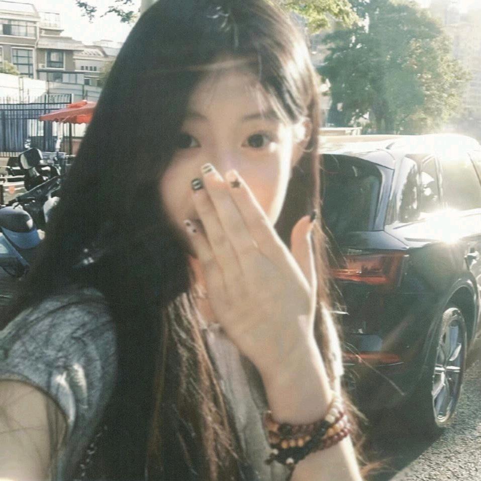 李锦初（小李爱吃🍑子）