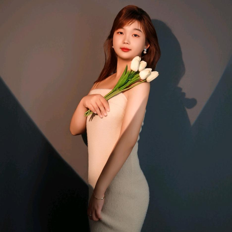 爱吃猪蹄的小晁