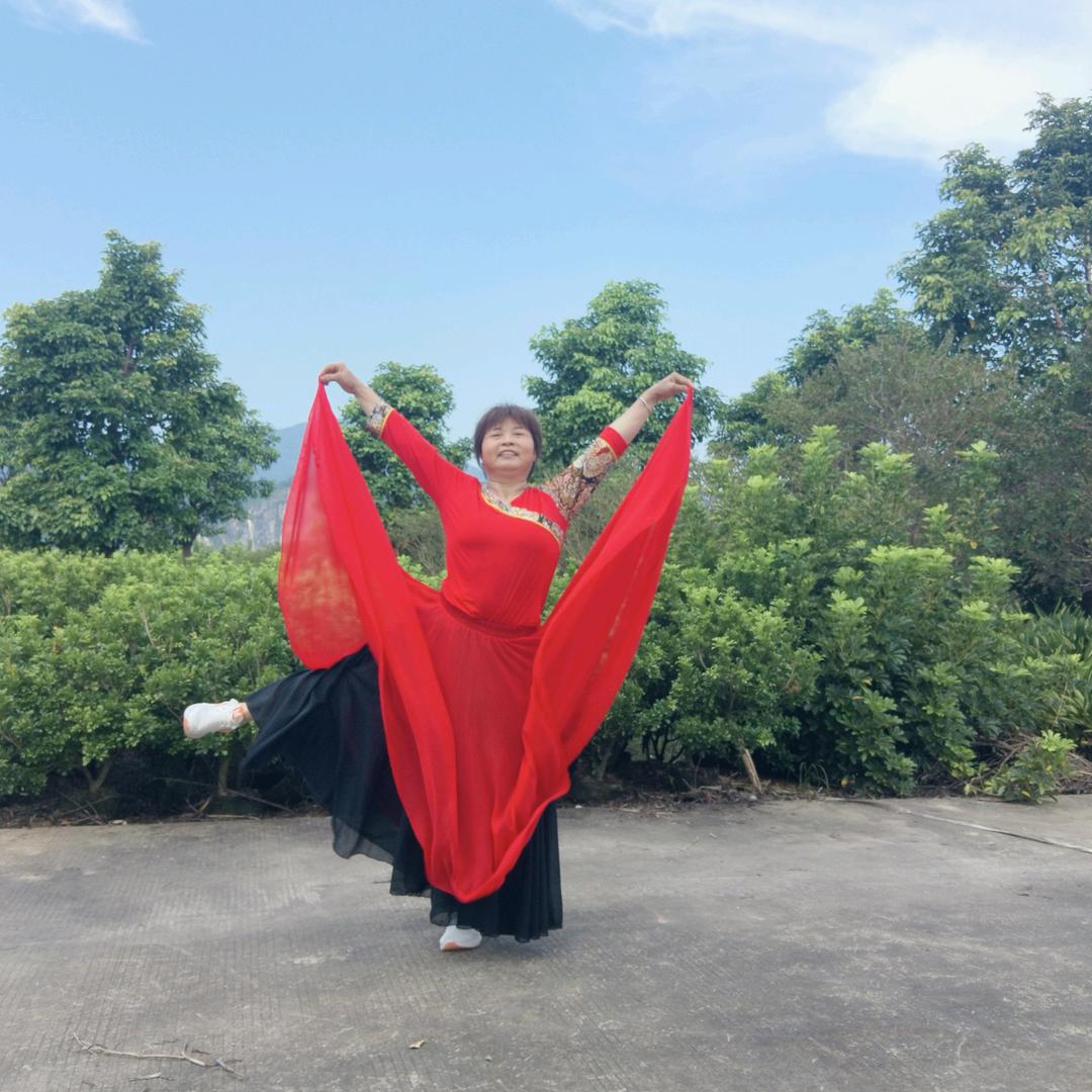 阳阳爱跳舞👯👯👯💃💃💃🌹