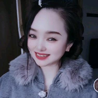 阿月爱唱歌，早10点，