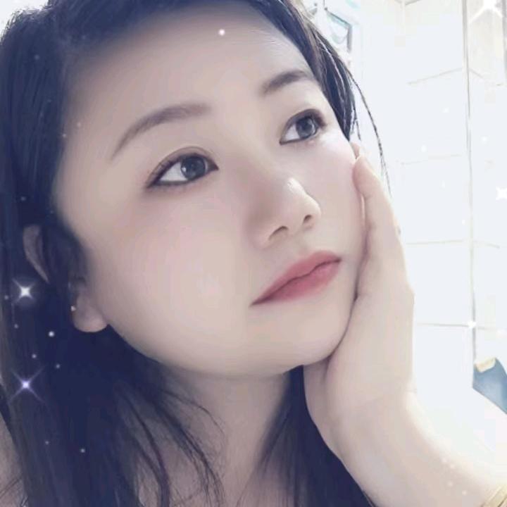 丫头一个人😄