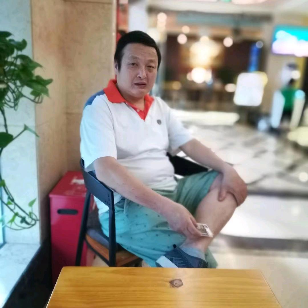 黄忠成