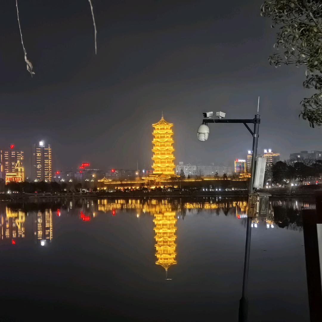 戒烟戒酒，却戒不掉你。