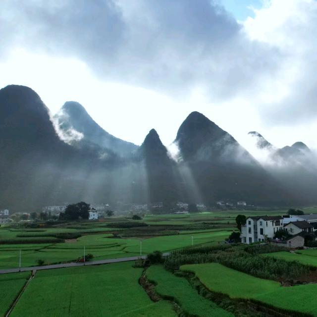 万峰林山涧民宿