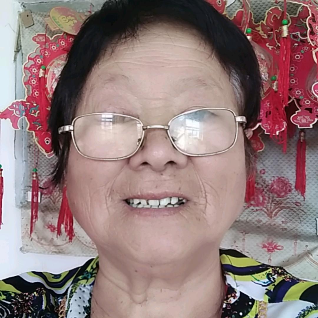 勤奋姐周一，三，五下午五点零五分开播。