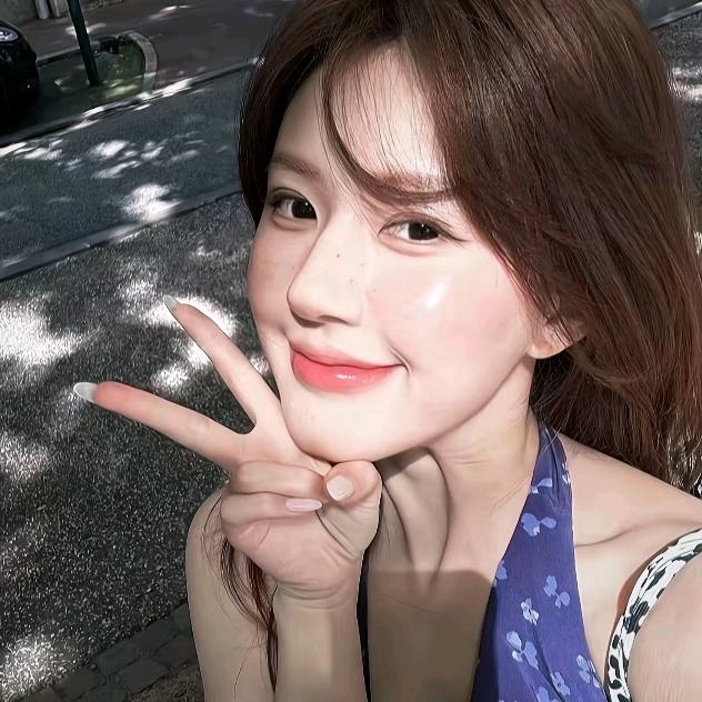 露思(ღ˘⌣˘ღ)