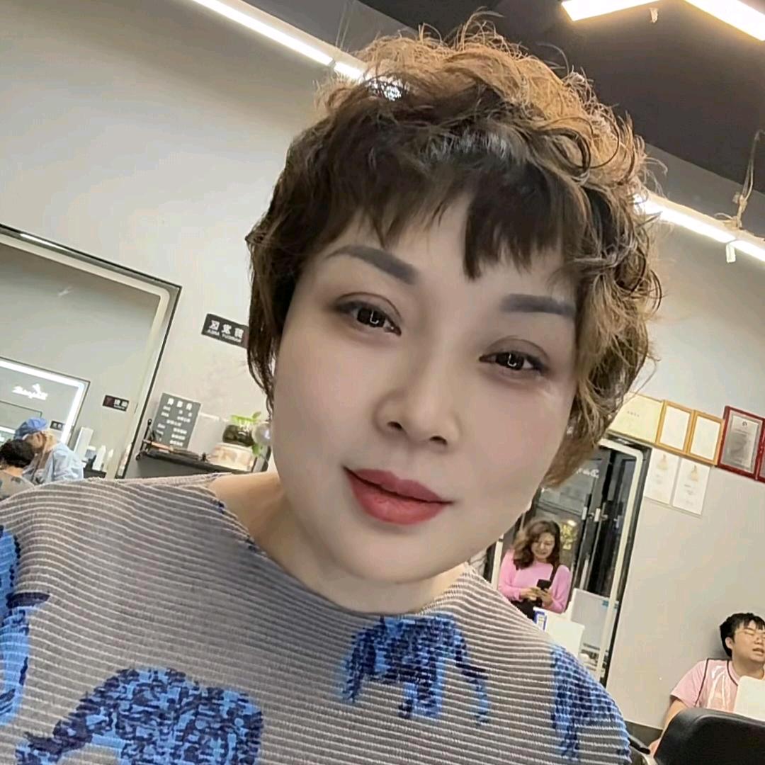 短发姐姐的日常
